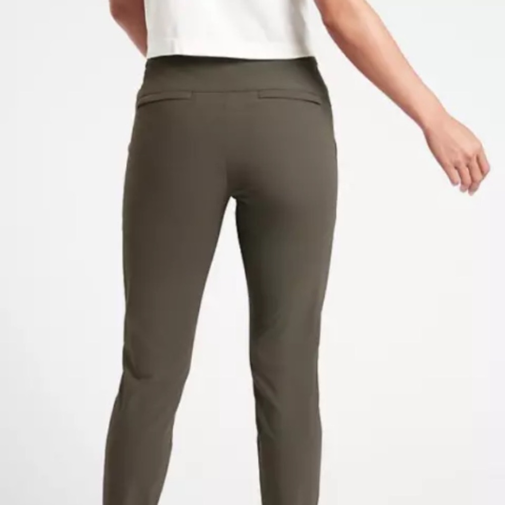 Athleta Wander Stash Skinny Olive Green Stretch Pockets Pant Hiking Outdoor 4T - Picture 4 of 14